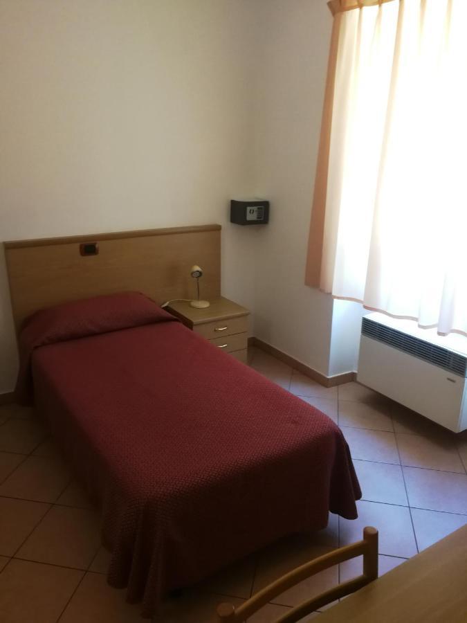 Albergo Della Stazione Каїро-Монтенотте Номер фото