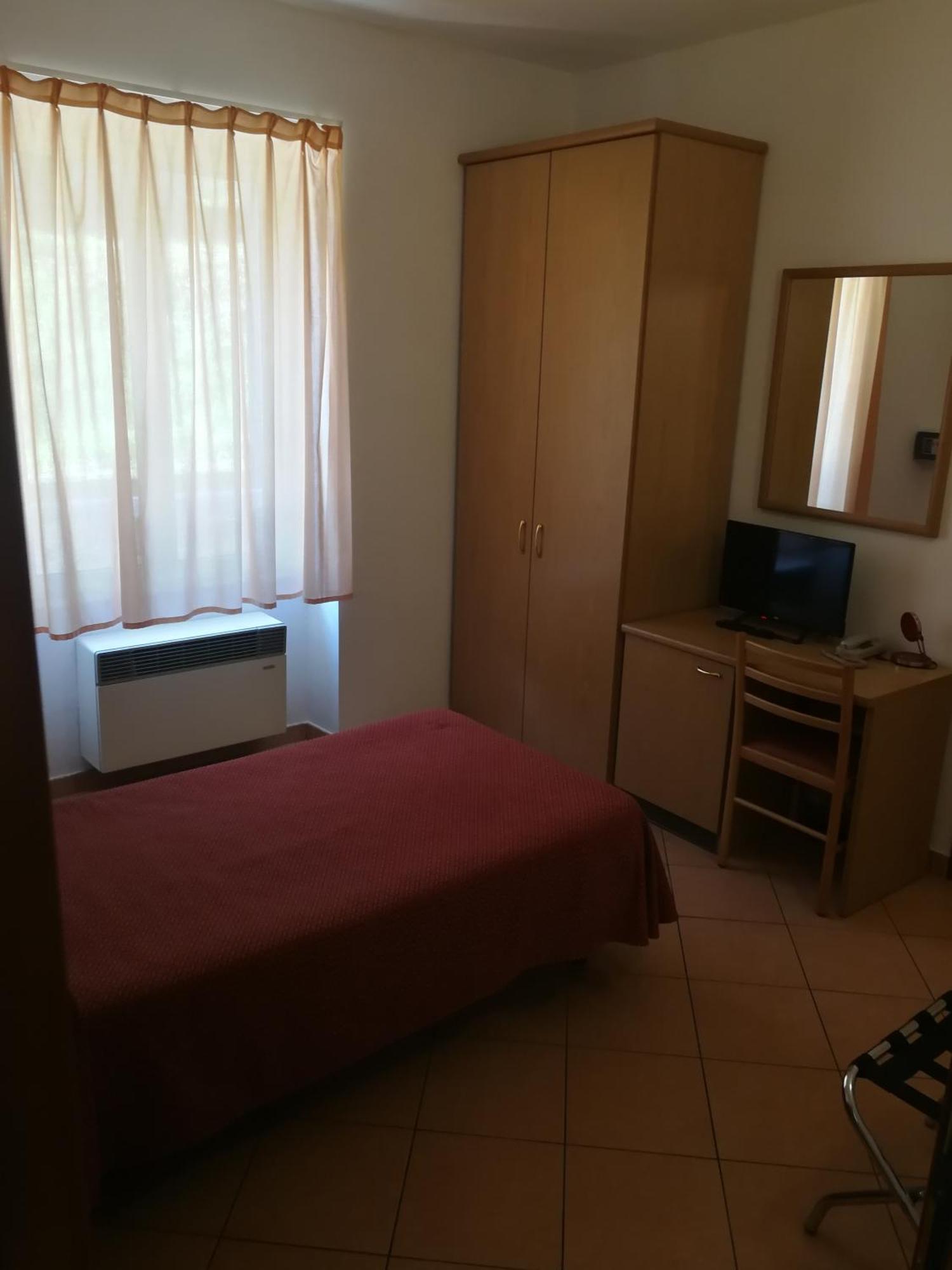 Albergo Della Stazione Каїро-Монтенотте Номер фото